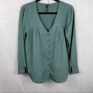 Elegant Green Button-Up Blouse